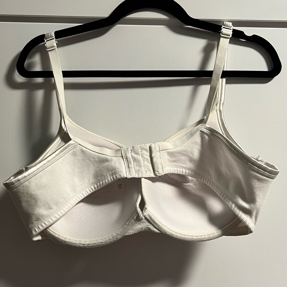 Cacique White Cotton Boost Plunge Bra - Picture 3 of 4
